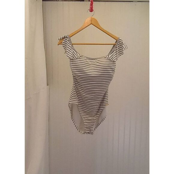 Vince Camuto Swim, one piece Ivory and black striped swimsuit. Size 8 - Picture 2 of 6